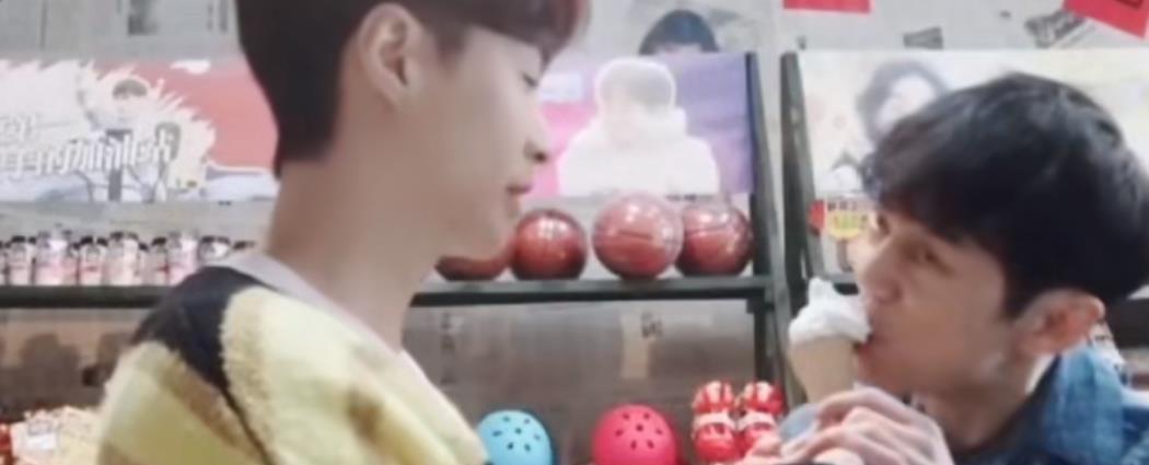 张艺兴|“活成人脉”张艺兴:在各大综艺担任制作人,带彭昱畅结交王思聪