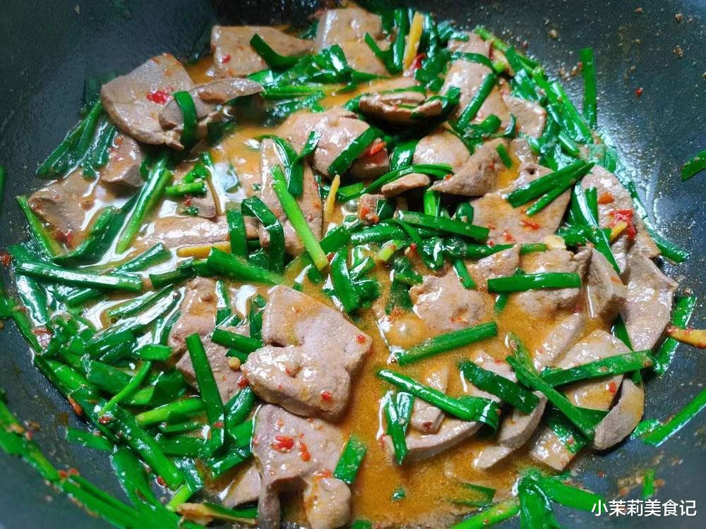 更年期|男人进入更年期，建议多吃5样，堪称“天然雄激素”，别舍不得