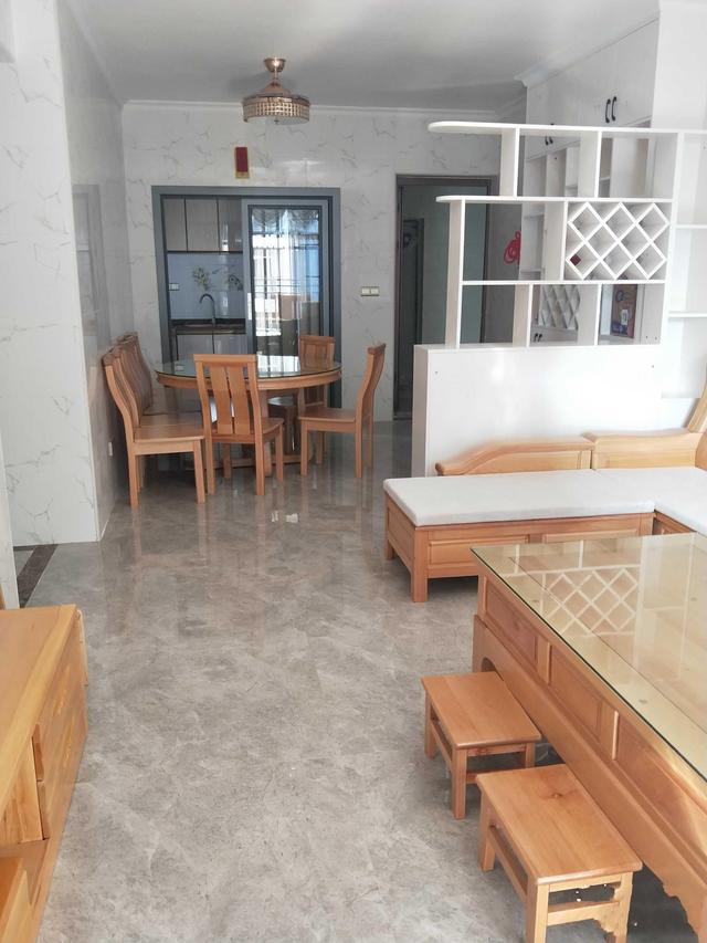 新房装修完工,简约风格宽敞大气,客餐厅前面贴砖上档次,超实用