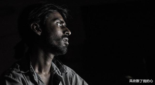 |老公下班后，总是喜欢在车里待一会再上楼，这是什么心理？