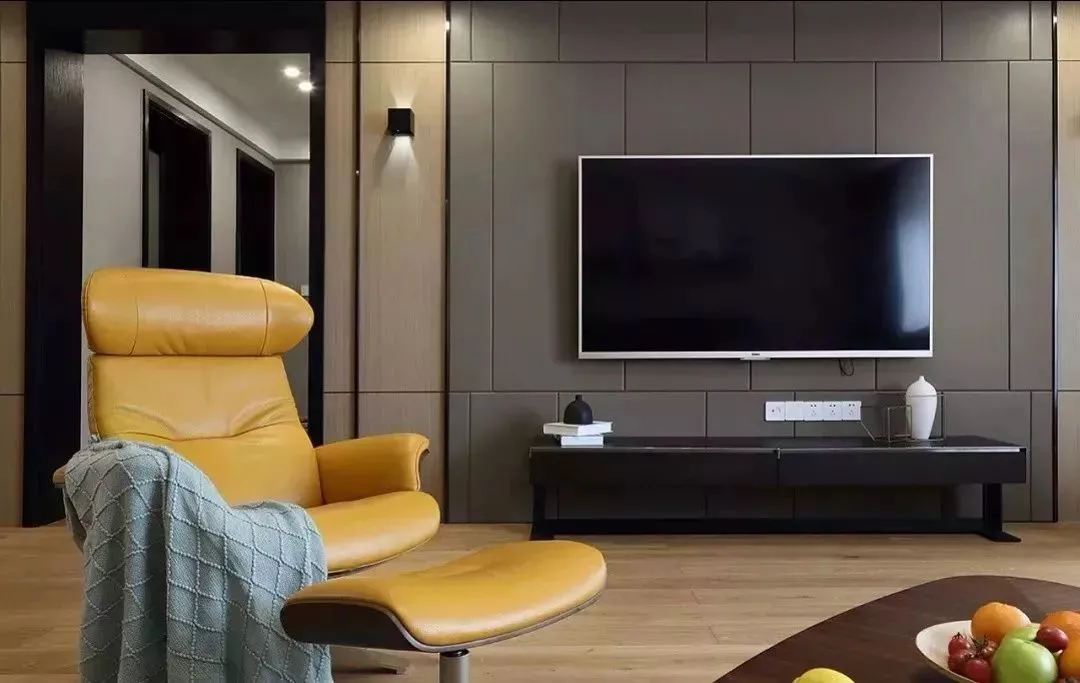 电视背景墙用什么材质好？不差钱就打柜子，不行白墙乳胶漆也ok
