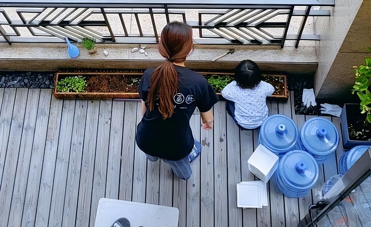 蔡少芬|?蔡少芬的80㎡豪宅走红，颠覆了大家对明星的认知，窝小却很幸福