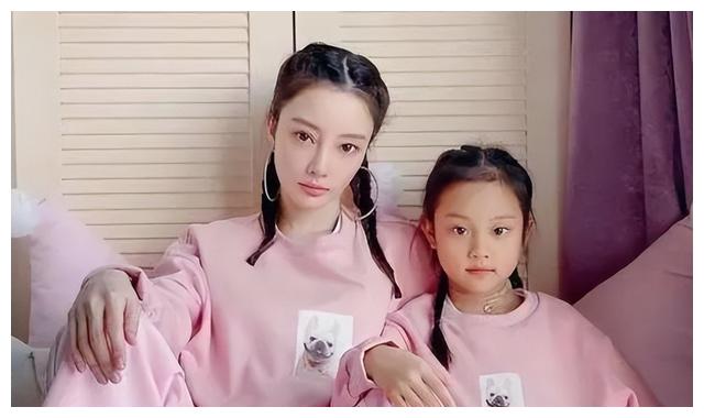 关晓彤|16岁拿影后，如今却被评为“最讨厌女星”第一位，她做错了什么