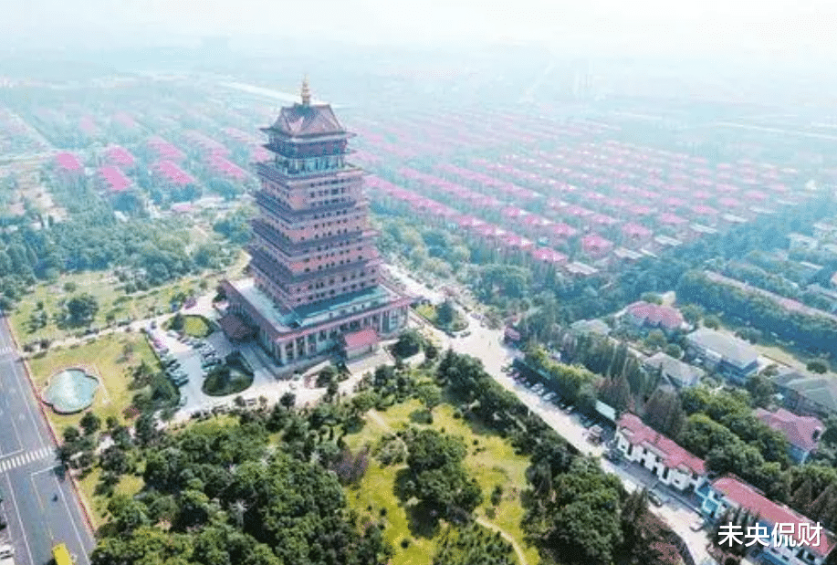 370亿欠款总额，人均负债37万中国第一村，华西村咋了？