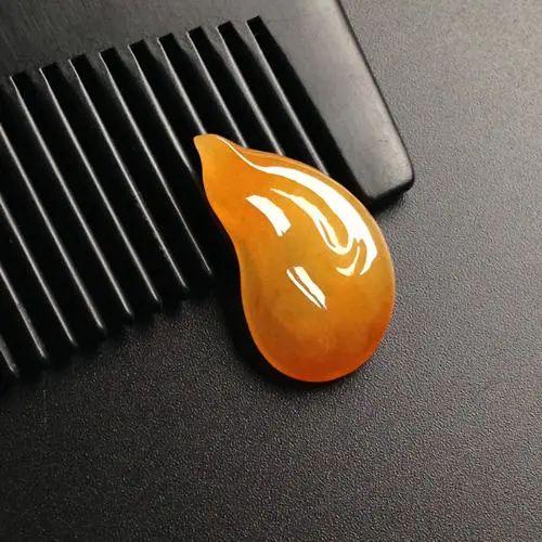 艺术品|随形翡翠的花样如此之多,有没有你想要的翡翠饰品呢?