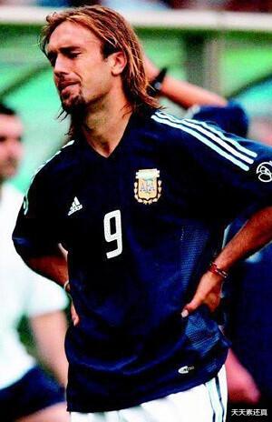 世界杯|新世纪以来的五届世界杯，有四届都出现了世界强队小组垫底的案例