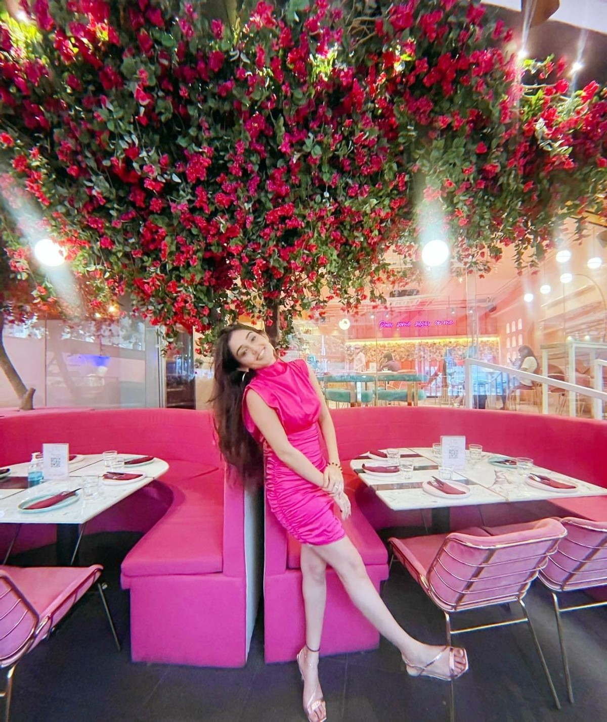 印度国宝级的时尚女神,笑靥如花娇美绽放,高种姓的穿搭教科书