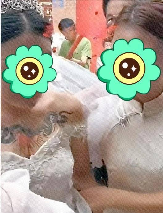 纪实:新娘胸口纹两“蛇”,新郎脸色复杂,网友:大姐已退出江湖