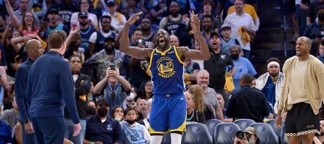 达米恩·利拉德|追梦遭驱逐引爆NBA！利拉德吹杨不满 名记连续发推 追梦妈妈大骂