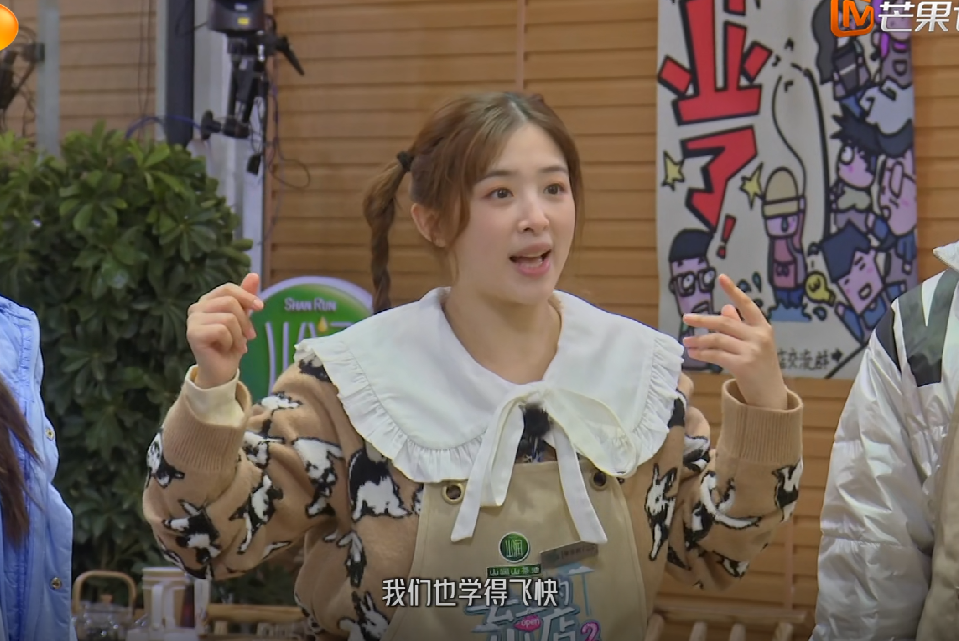 汪涵|汪涵帮听障人士找工作,张含韵为交流学手语,这档综艺来真的