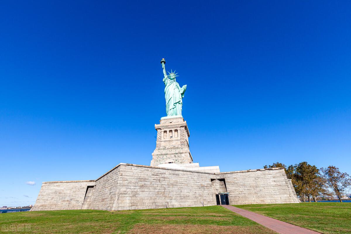 Python|美国打压华为,民族精神觉醒,苹果也没想到,中国企业会放出大招