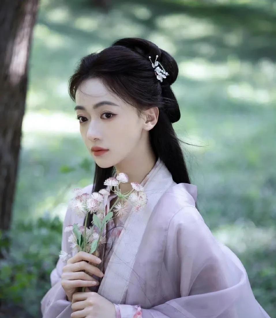 赵丽颖|穿汉服最好看的几位明星：刘诗诗白鹿气质佳，看到赵丽颖彻底惊艳