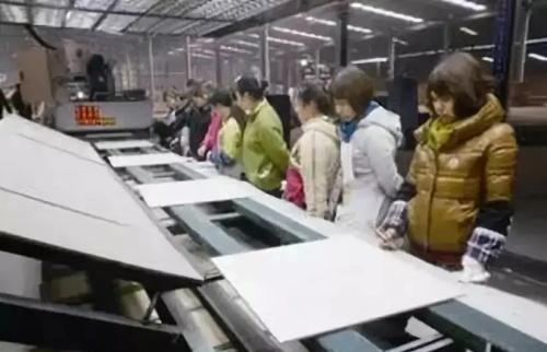 招聘|花一样的工资招聘新员工,没过一会厂长后悔了,原因很现实!