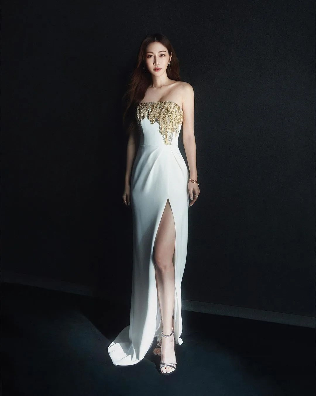 曾莞婷|曾莞婷,40岁至今单身未婚的她,美出新高度