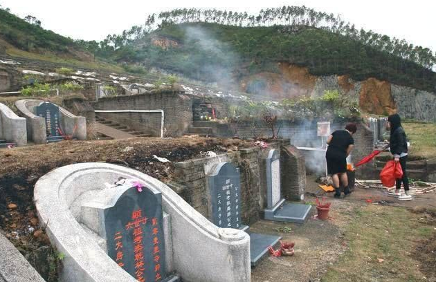 风水宝地,中山大学再现古墓,考古专业学生:“天降”论文