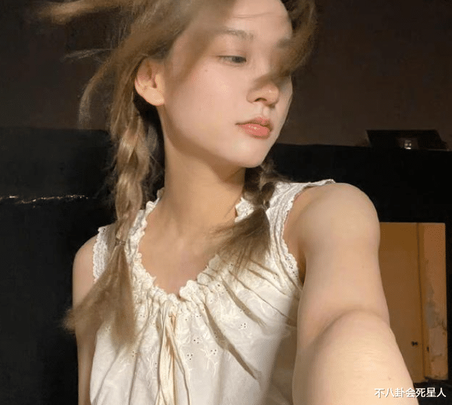 赵磊|娱乐圈一天就有5个瓜,25岁女星中风,男星被曝霸凌队友