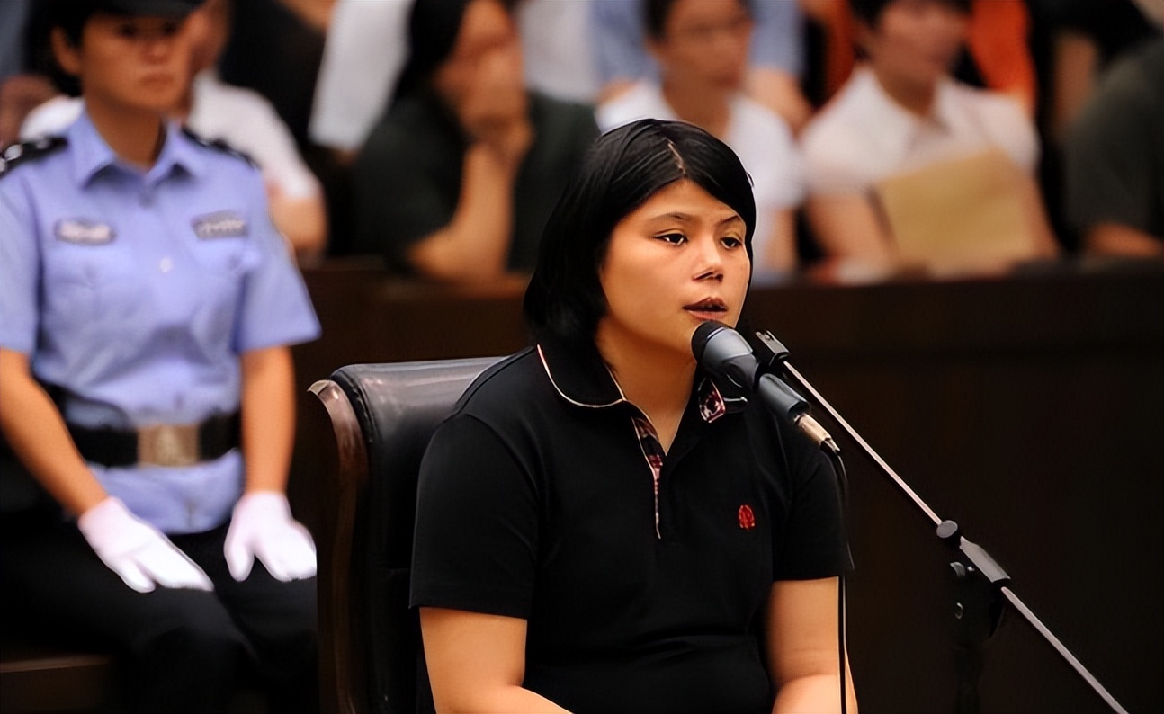 03年成都幼女饿死案:吸毒母亲被羁押,3岁娃饿死,俩民警被判刑