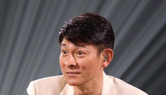 刘德华|刘德华举办线上演唱,开播24分钟上亿人观看,林子祥梁咏琪送祝福