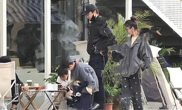 张梓琳|5月16日，佟丽娅和陈思诚登上热搜，两人离婚后同框被拍。