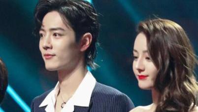 迪丽热巴|热巴怀孕风波越演越烈，两轮秀身材始终不辟谣，狗仔爆料殃及肖战