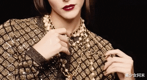 老佛爷 老佛爷离世前“最后一位灵感缪斯”曝光:雌雄同体,男女通吃!这是人类可以拥有的美貌吗?