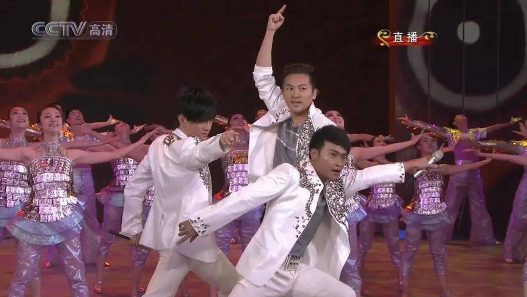 爱国|坚定爱国的12位台星：有人捐建24所希望小学，有人怒剪美国护照