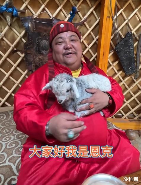 豆腐 网红恩克做“畊宏男孩”，4个胖子跳舞像不倒翁，网友：地动山摇