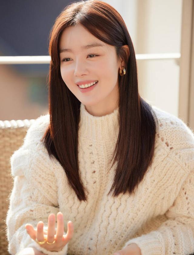 酒鬼都市女人们|韩善伙公开新画报,感谢《酒鬼都市女人们》让她人气暴增!