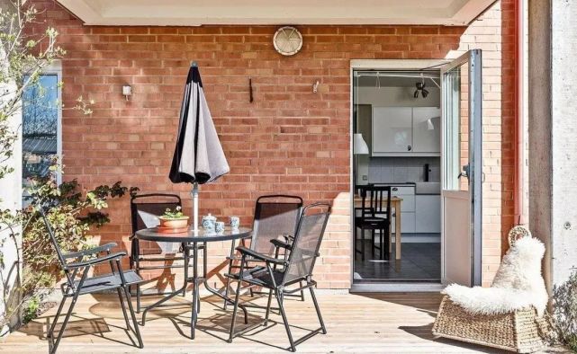 晒我51㎡小户型,2万硬装买床就入住,老妈心疼:怎么睡这儿了