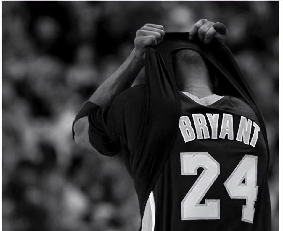 李小龙|巅峰时去世的6位男星，国内外都有，最小才31岁