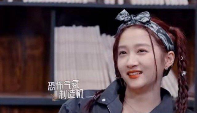 关晓彤|关晓彤：出身显赫却因得罪刘浩存演技遭质疑，同胞姐姐生死成迷？