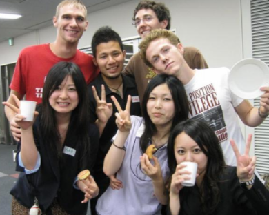 离职|大批留学生回国坐冷板凳，洋学历不吃香了？家长表示：难以接受