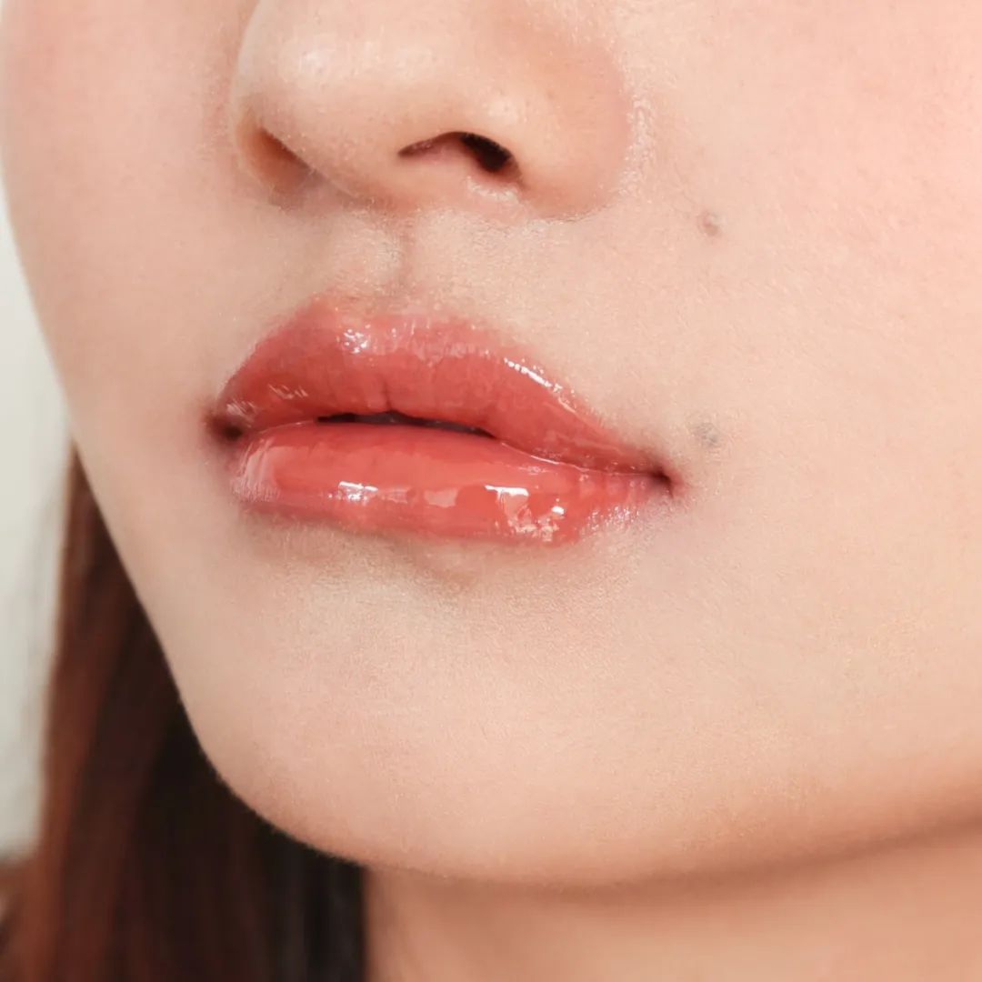 紧身牛仔裤 7支适合黄皮素颜的口红