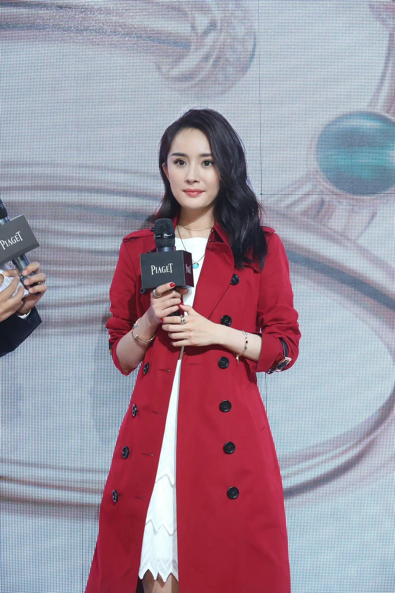 黄圣依 9位花旦离开P图差距就出来了，黄圣依女生男相，刘亦菲险胜