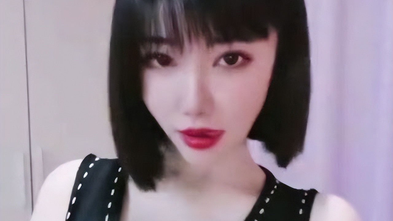 realme|杭州网红郑女士，为赚钱摘下口罩，直播遭遇差评被骂哭