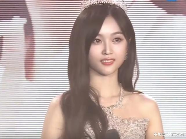 吴宣仪|吴宣仪26岁生日上台演出，筷子腿比p的还优越，第三套纱裙又仙又美