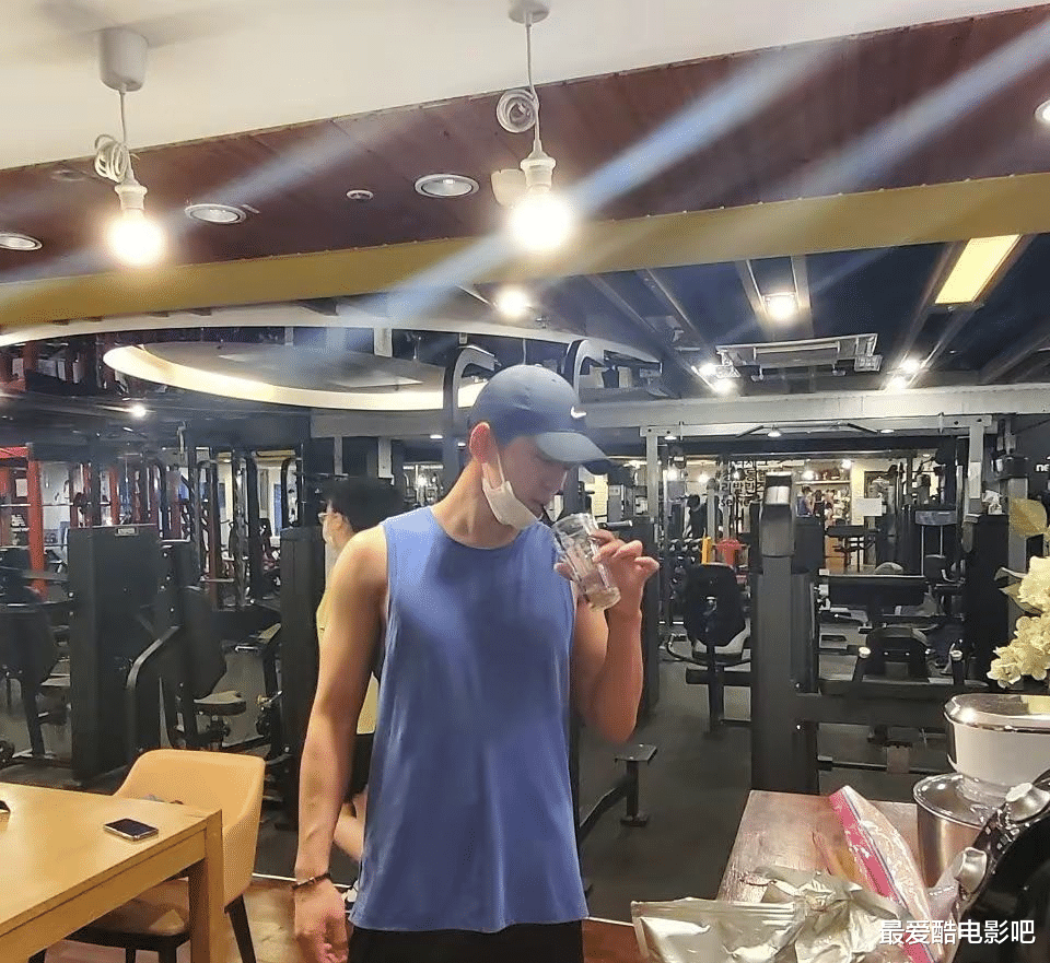 秘书|《社内相亲》富家千金强吻车秘书,场面又纯又欲,大爱这对配角CP