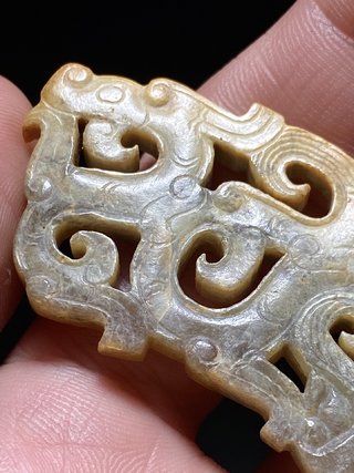 和田玉籽料|汉 和田玉籽料沁色 龙纹 螭虎 玉璜 挂件 玉珮