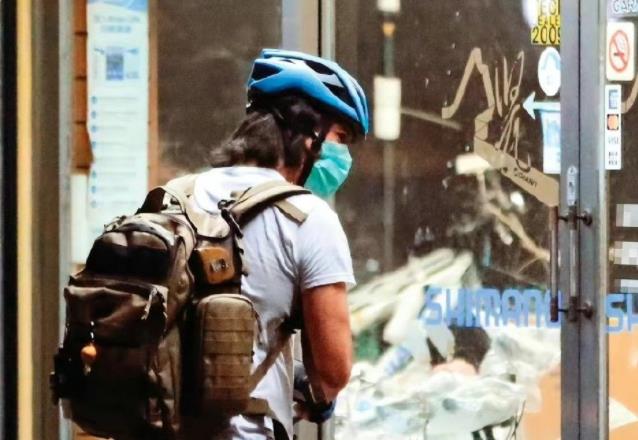 王力宏|王力宏为二女儿挑礼物,邋遢形象引担忧,一个细节看出没立人设