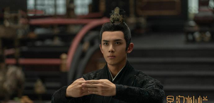 赵露思|赵露思拖鞋穿帮，《星汉灿烂》现bug，古装剧的不合理细节败好感