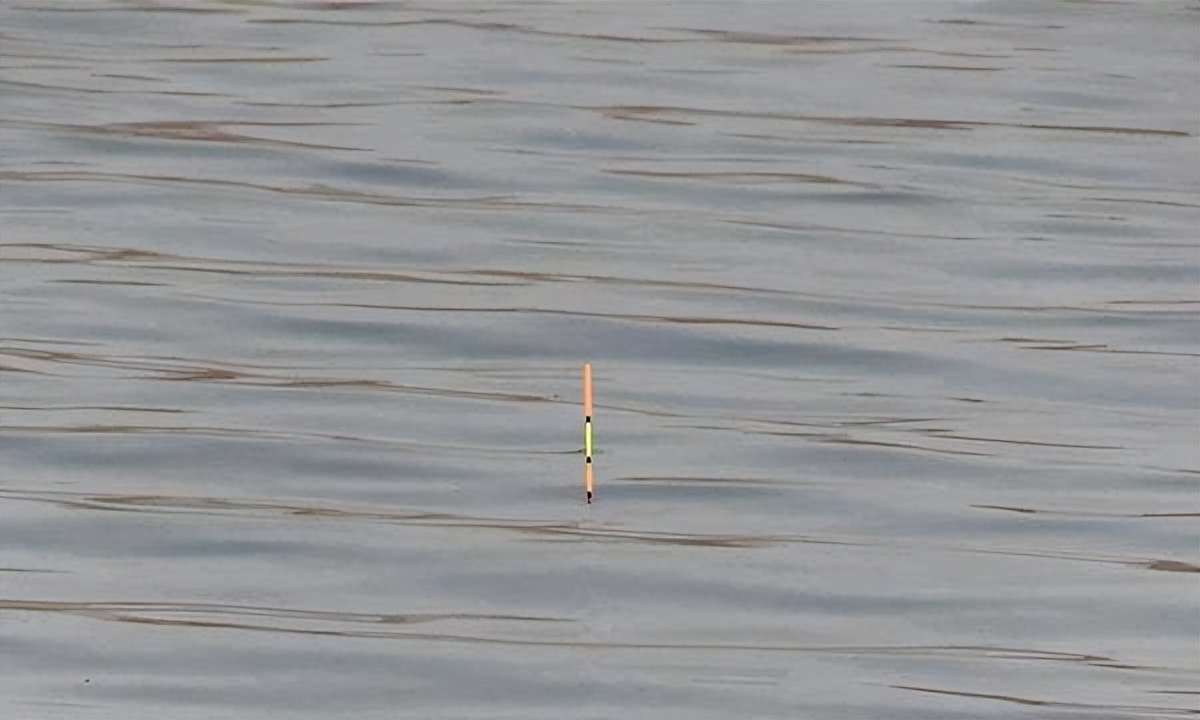 |冬季如何用长竿钓好鲫鱼？普遍存在的三个要点问题要解决好