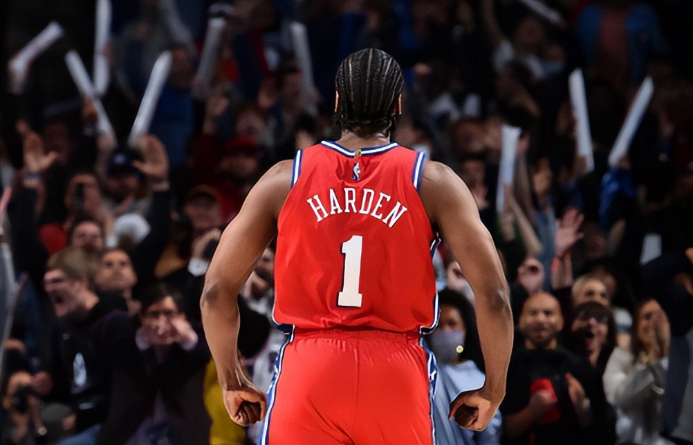 山东泰山|NBA超巨彻底复苏！轰31+9+7仰天怒吼宣泄，末节16分打懵东部第一