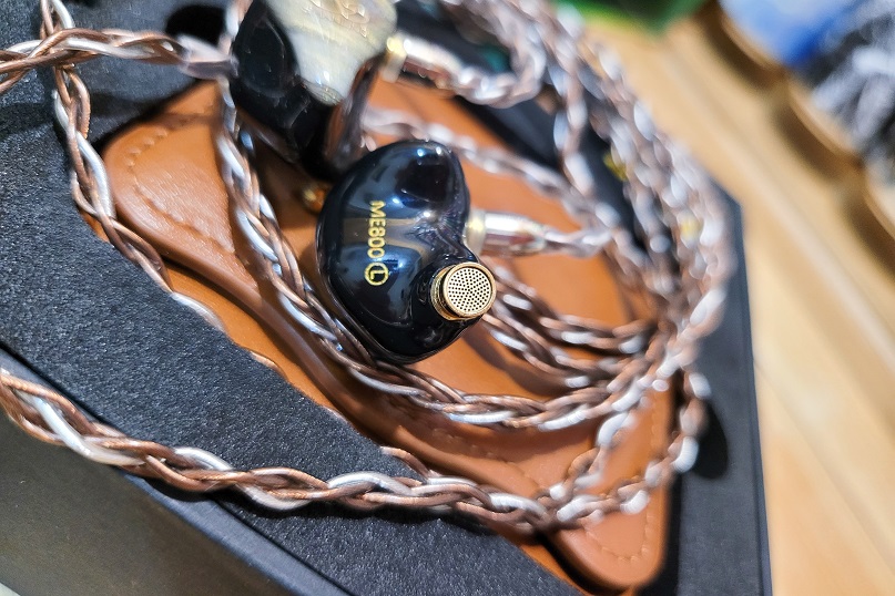 芯片|当镀晶生物振膜双动圈遇见四动铁，山灵ME800六单元圈铁小试