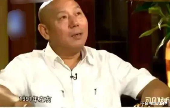 李成儒|李成儒：穿400块的袜子开奔驰去西单，1000平的门面一天收入60万