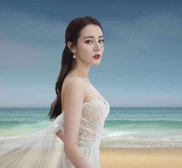 迪丽热巴|迪丽热巴新剧路透曝光，面部状态引担忧，网友：就知道买热搜