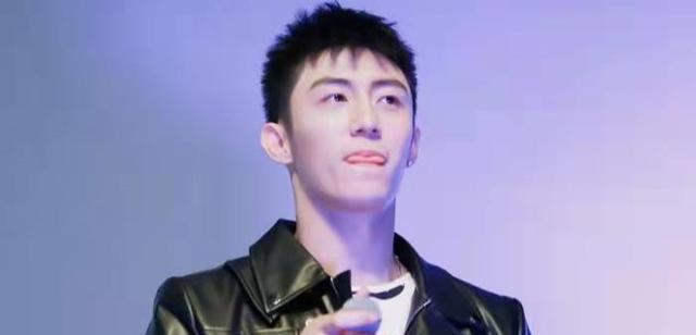 黄景瑜|黄景瑜飞行《王牌对王牌》,是多年来首次亮相节目,虽迟但到