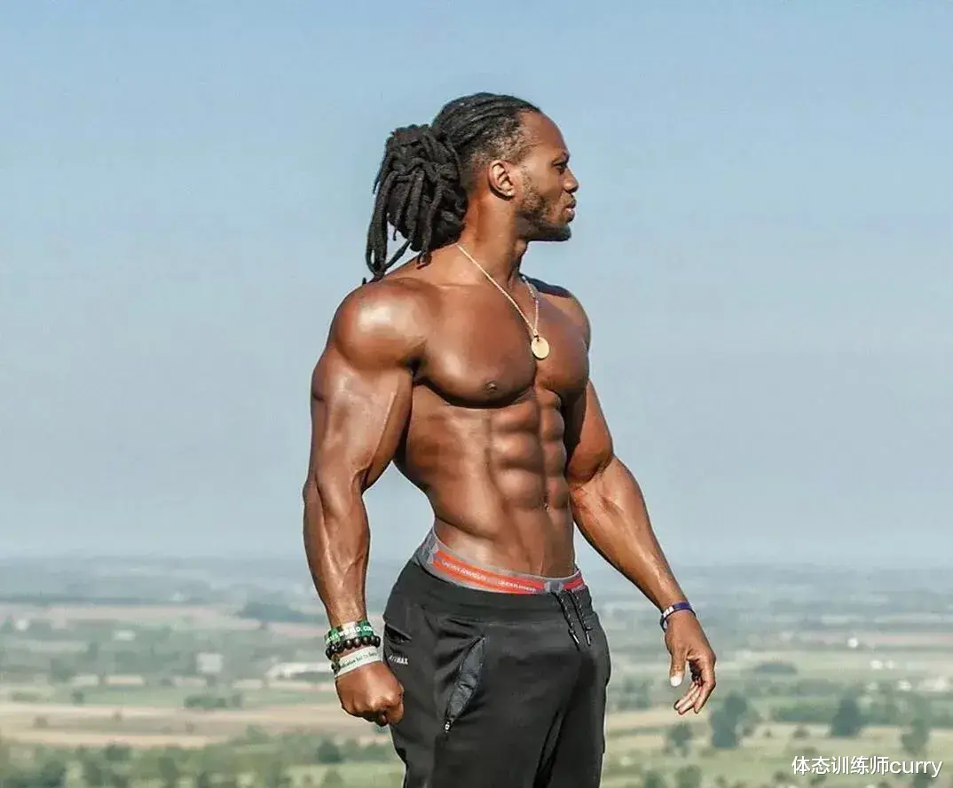 三角肌|想塑造3D肩膀?不注意这三个常见错误,你的肩部训练等于白练!