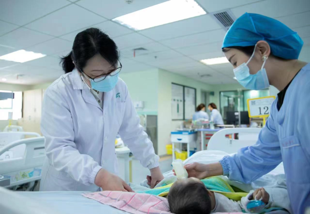 |致死率高达90%!孩子感冒后突然呼吸急促,别耽搁,立即去医院