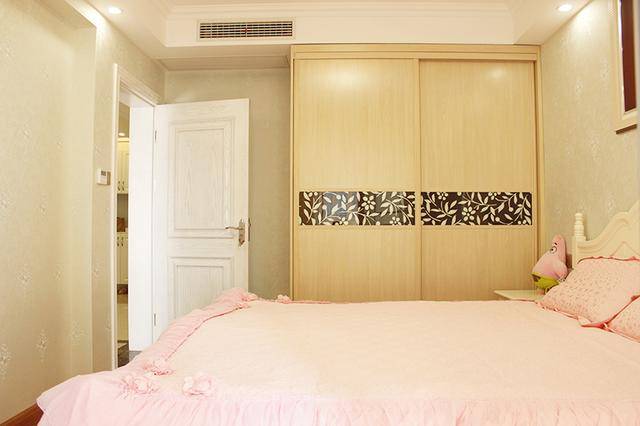 老婆嫌客厅太大，非要在角落打榻榻米床，没想到还能多出一间房！