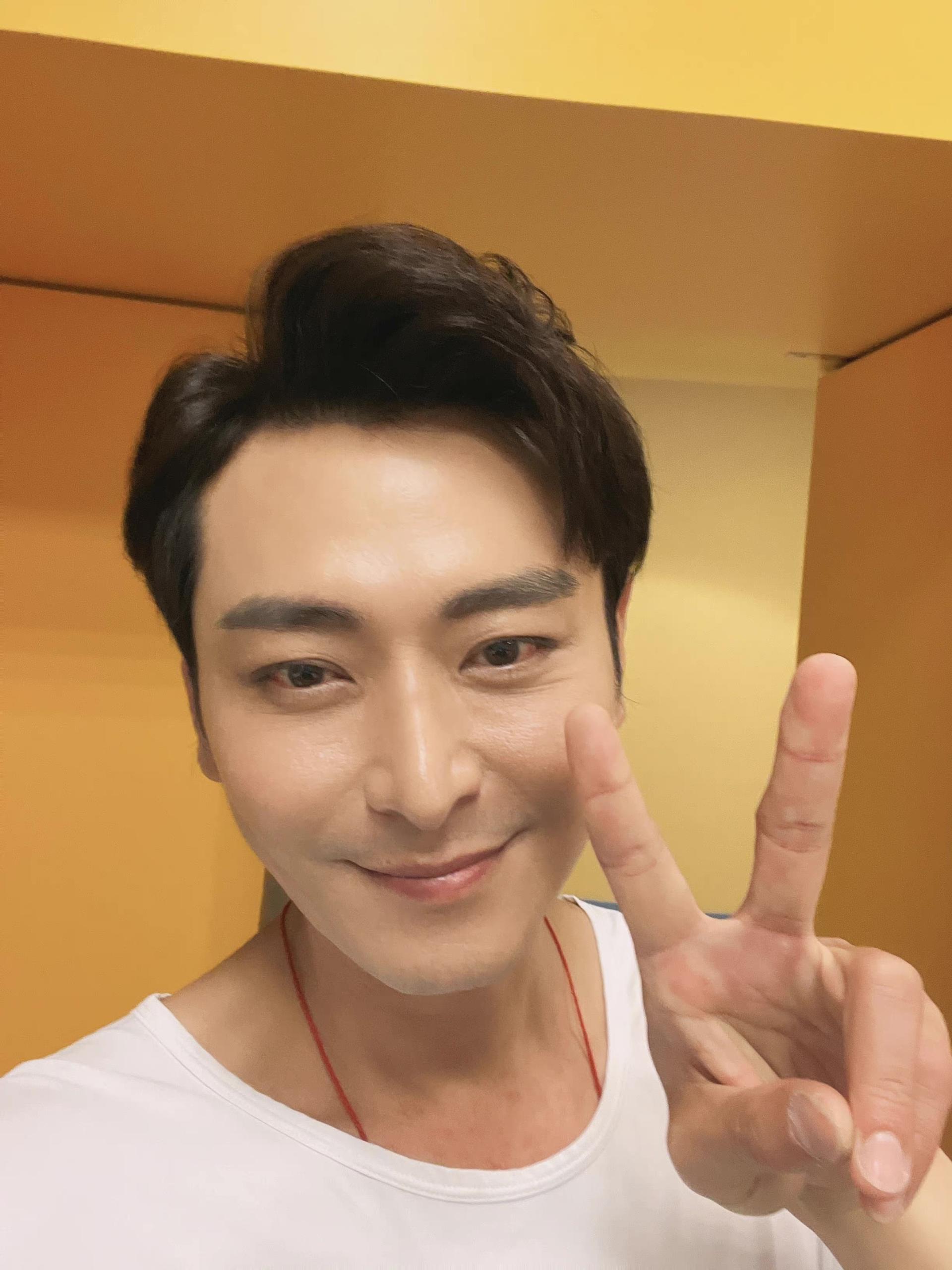 台湾|台湾知名男星全家确诊，被儿子妻子传染，康复后后遗症明显